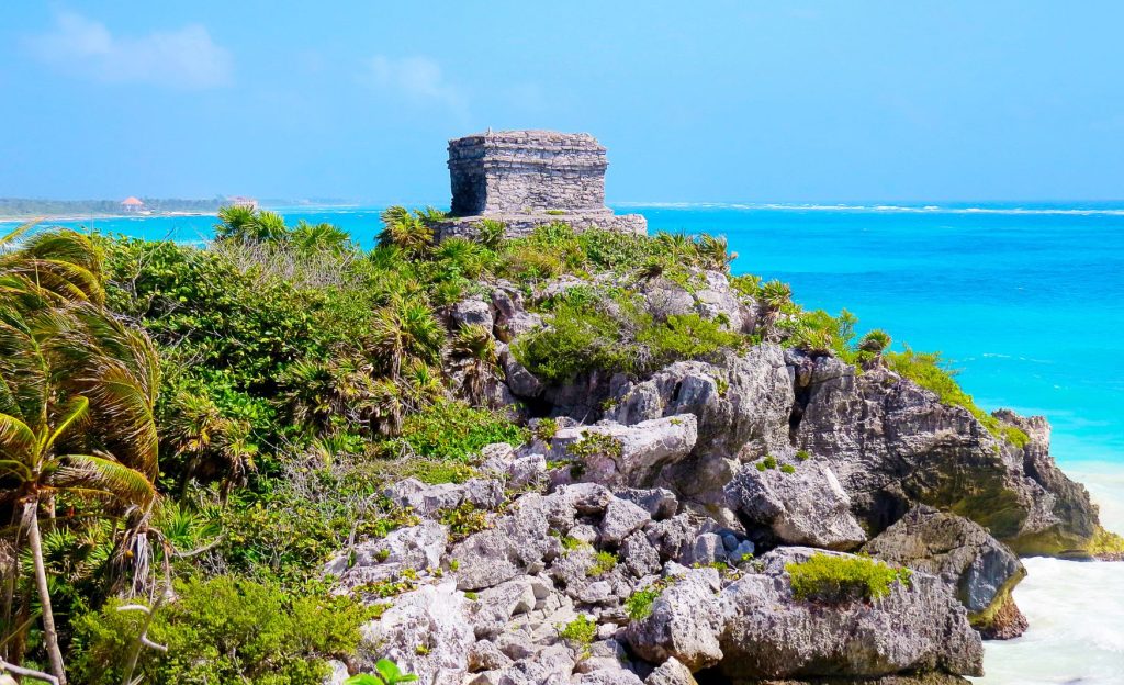La zona arqueológica de Tulum, es una de las zonas que requieren de entradas