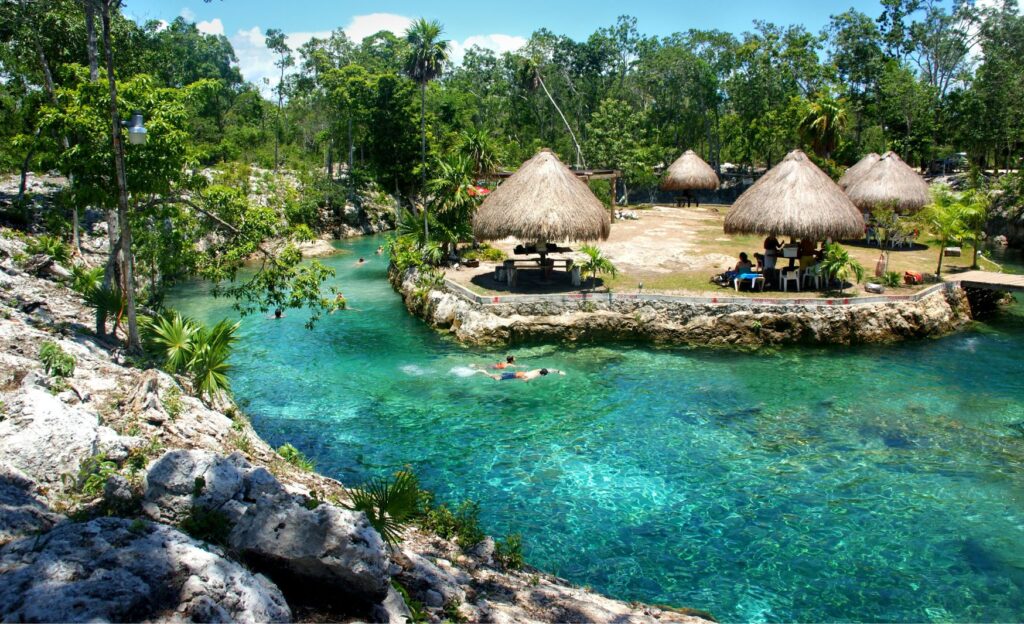 Río al aire libre en Tulum