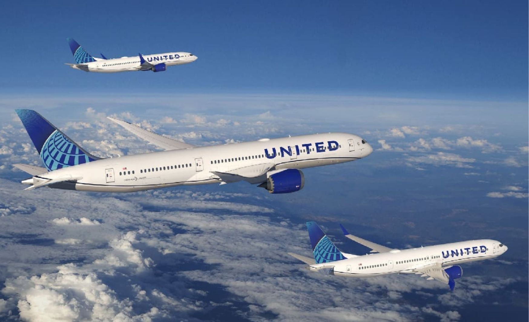 United Airlines planes flying in the sky, connecting the U.S. with Tulum’s new international airport.