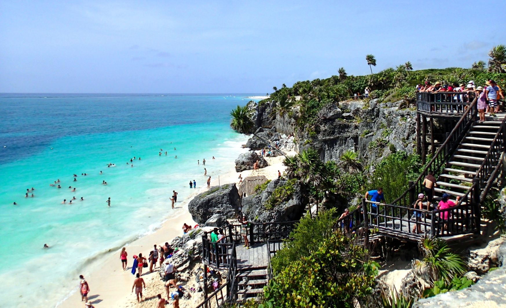 Playa de Tulum, con agua de distintas tonalidades 